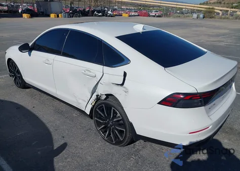 2024 Honda Accord Touring Hybrid z USA, uszkodzony, nr VIN 1HGCY2F84RA046177